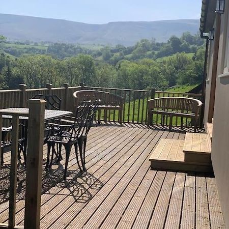 Cottage With Outstanding Views Velindre  Buitenkant foto