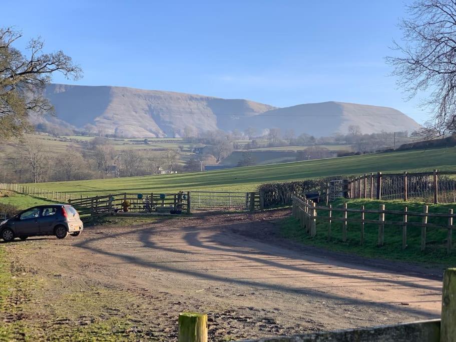 Cottage With Outstanding Views Velindre  Buitenkant foto