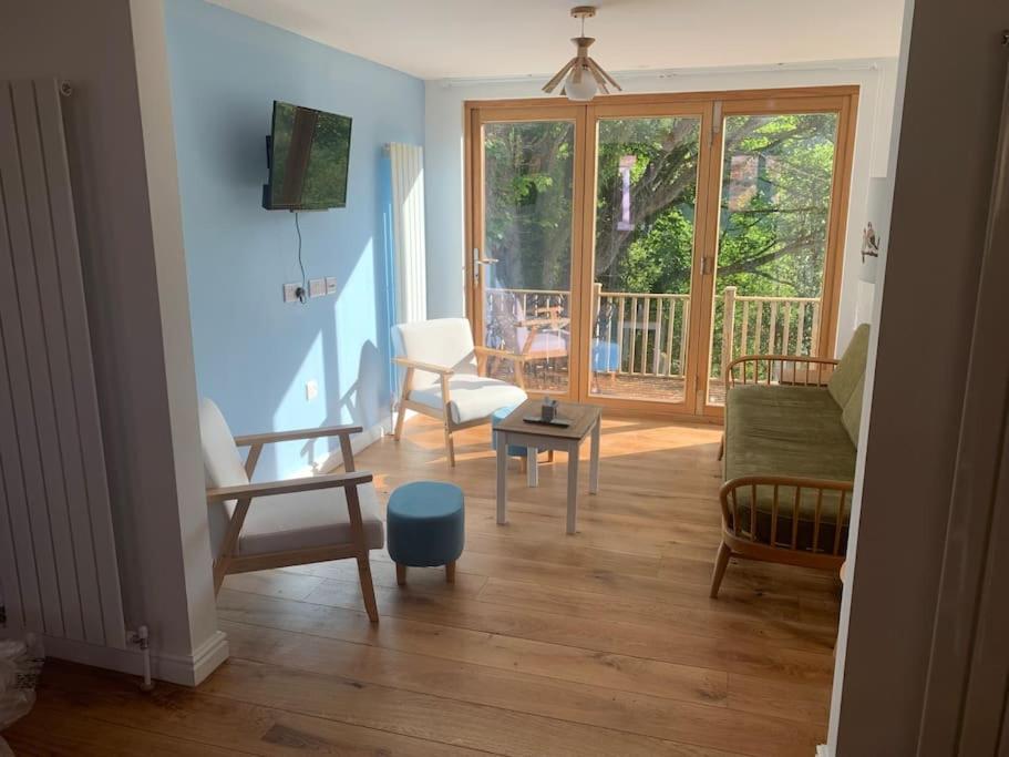 Cottage With Outstanding Views Velindre  Buitenkant foto